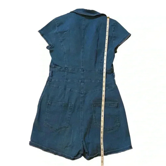 VGT Fashion Nova Women's Denim Zip Up Short Jumpsuit with 2 Front Pockets M - Picture 9 of 16